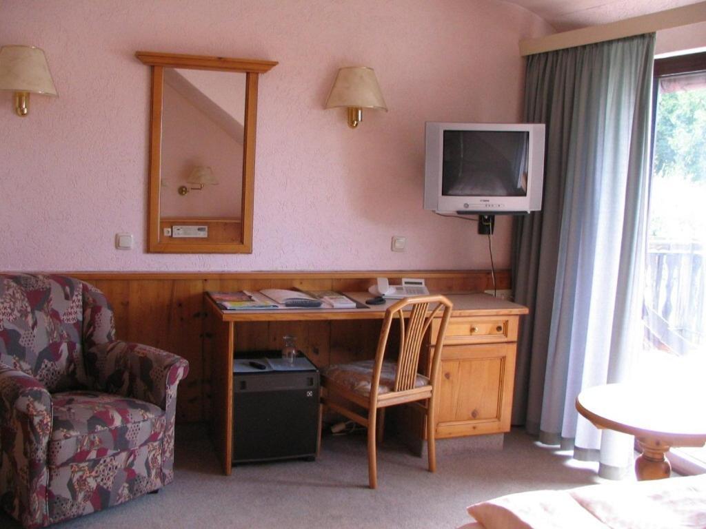 Hotel-Barbarossa-Garni Bei Hanau Rodenbach  Bilik gambar